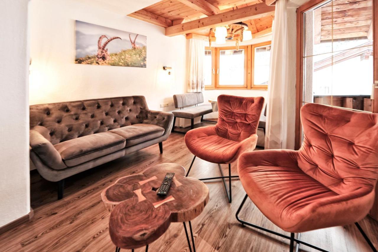 Summit Apartment *